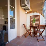Apartamento De Cuatro Dormitorios En Carrer Diputacio