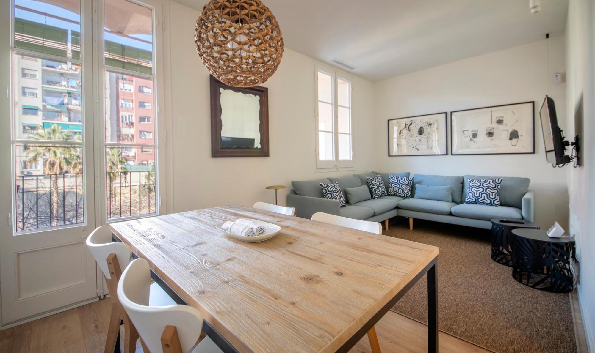 Appartement De Cuatro En Carrer Diputacio