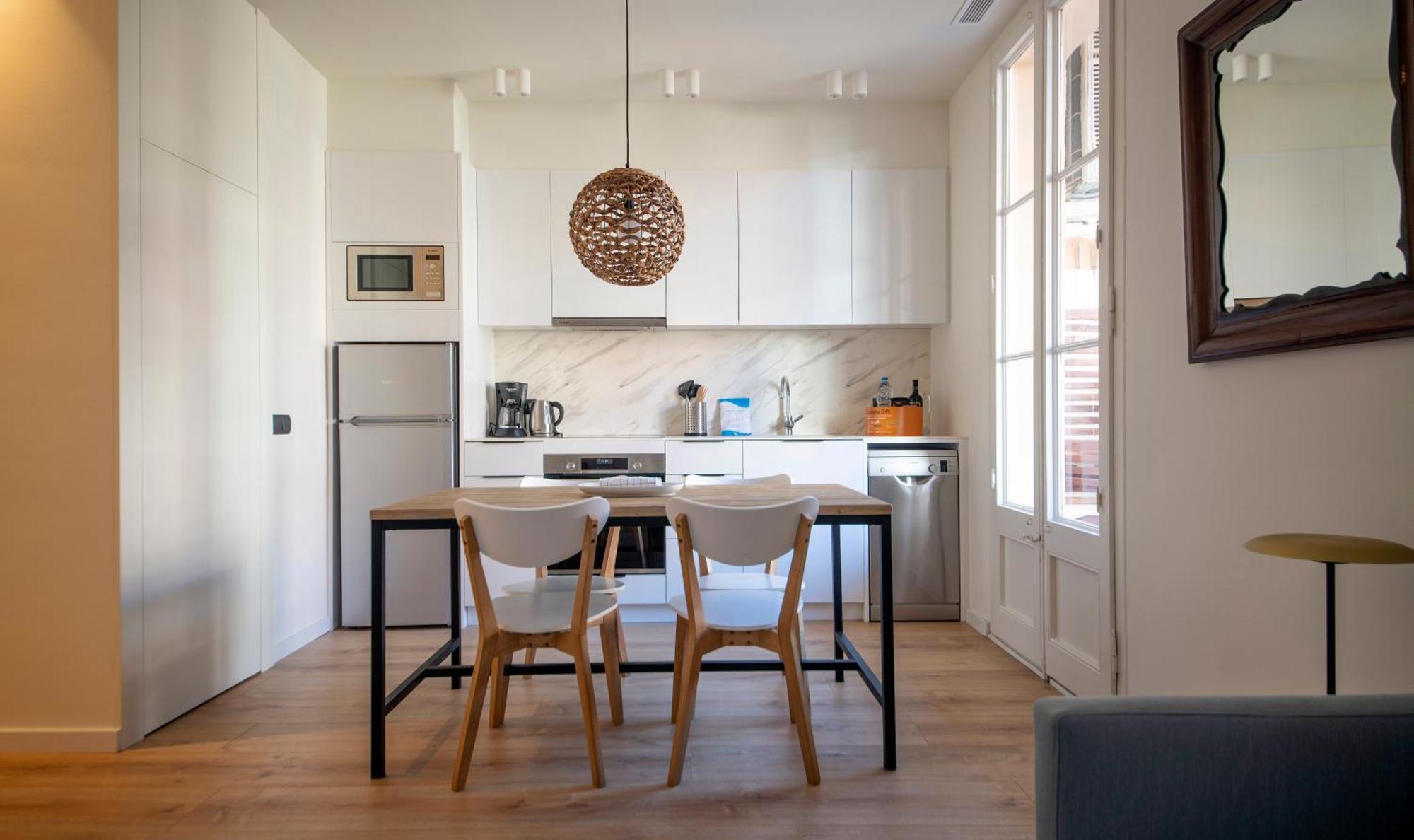 Appartement De Cuatro En Carrer Diputacio